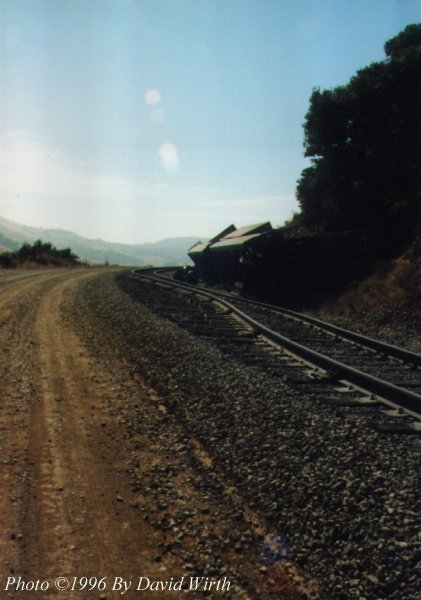 derail-3.jpg (46k)