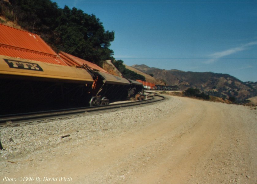 derail-8.jpg (75k)